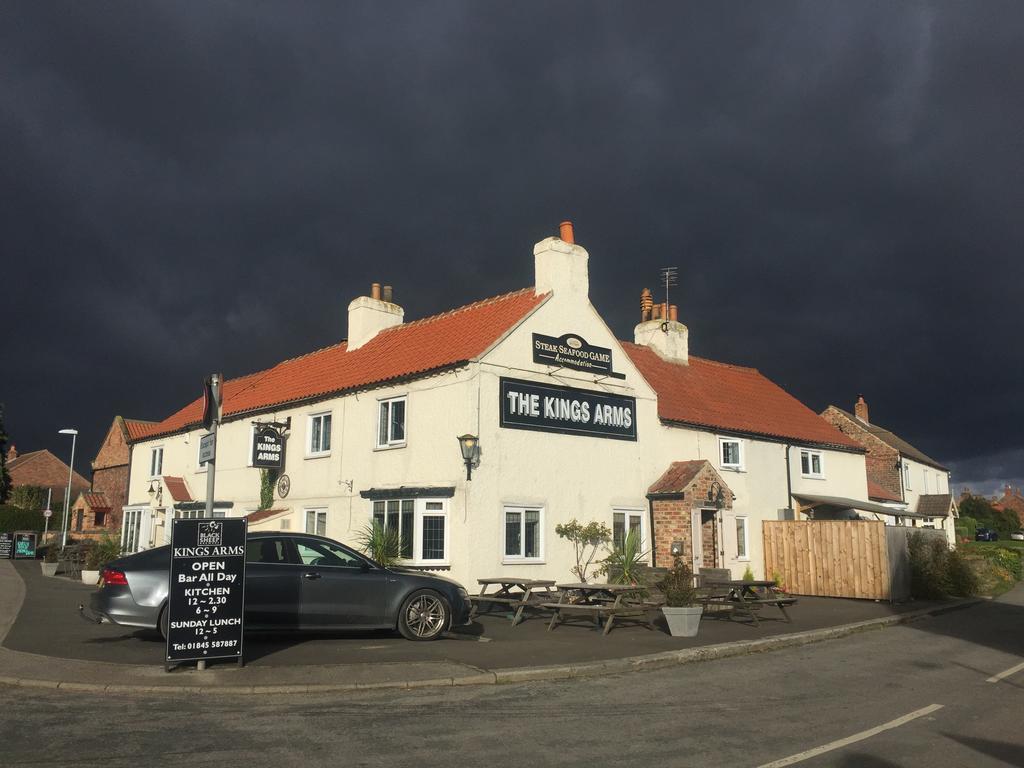 Kings Arms Hotel Thirsk Exterior foto